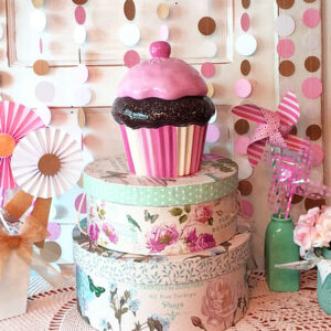 Baby shower gifts and decorations. What to write in a baby shower card.